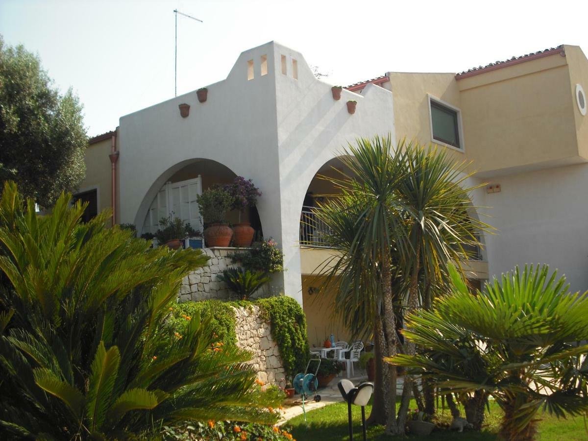 "Villa Rosa" Marina di Ragusa Eksteriør billede