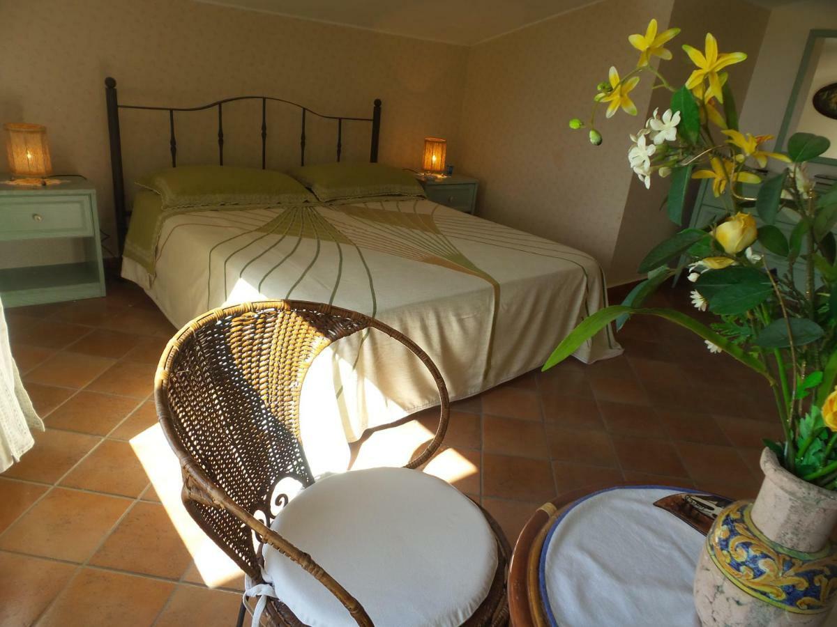 "Villa Rosa" Marina di Ragusa Eksteriør billede